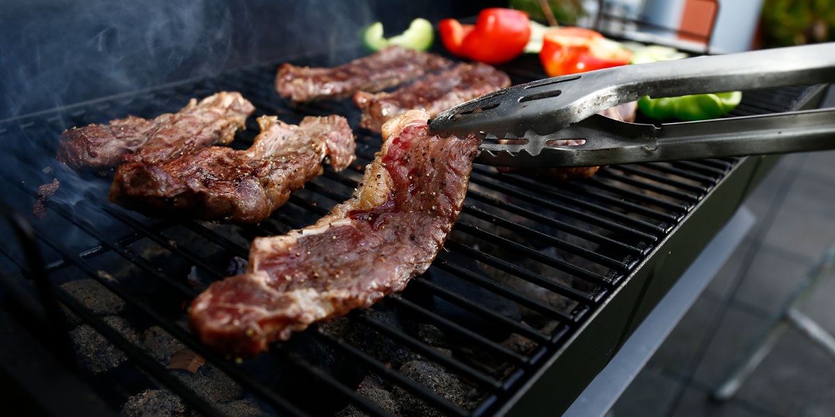 After Cob is preheated to 200ºC, sear steaks to get those great grill marks. Continue to cook like a normal grill, or read recipe to achieve a low and slow flavour.